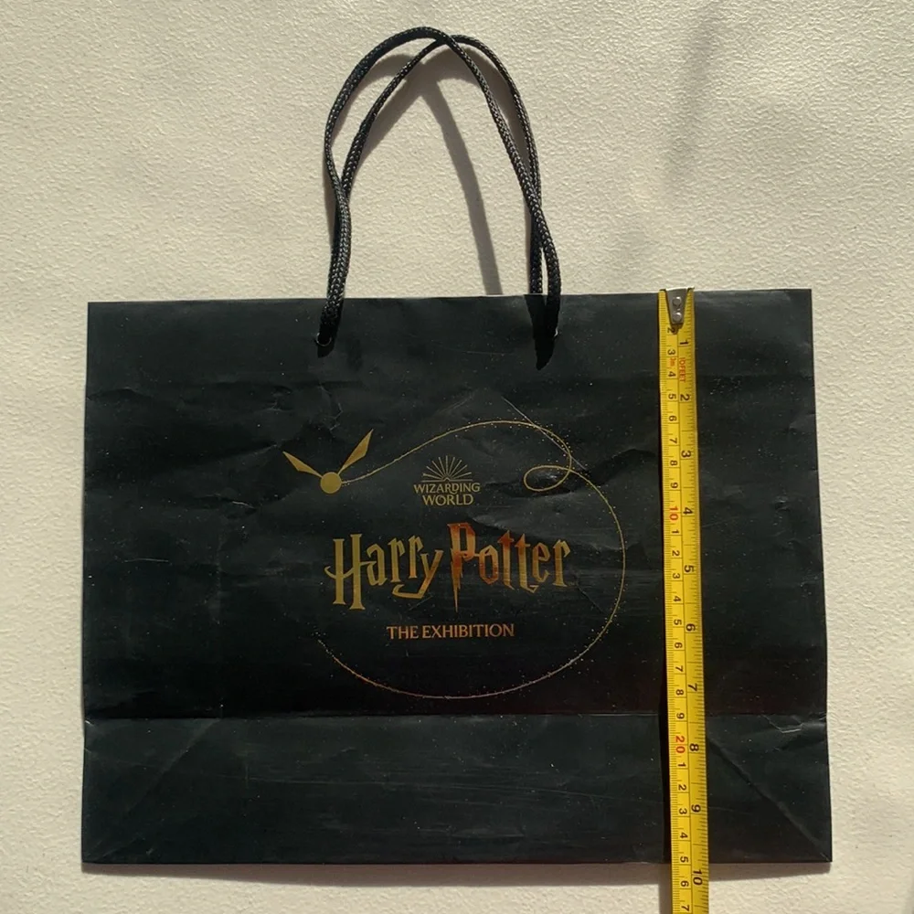🚢 WIZARDING WORLD Harry Potter THE EXHIBITION © & ™ WBEI (s22)